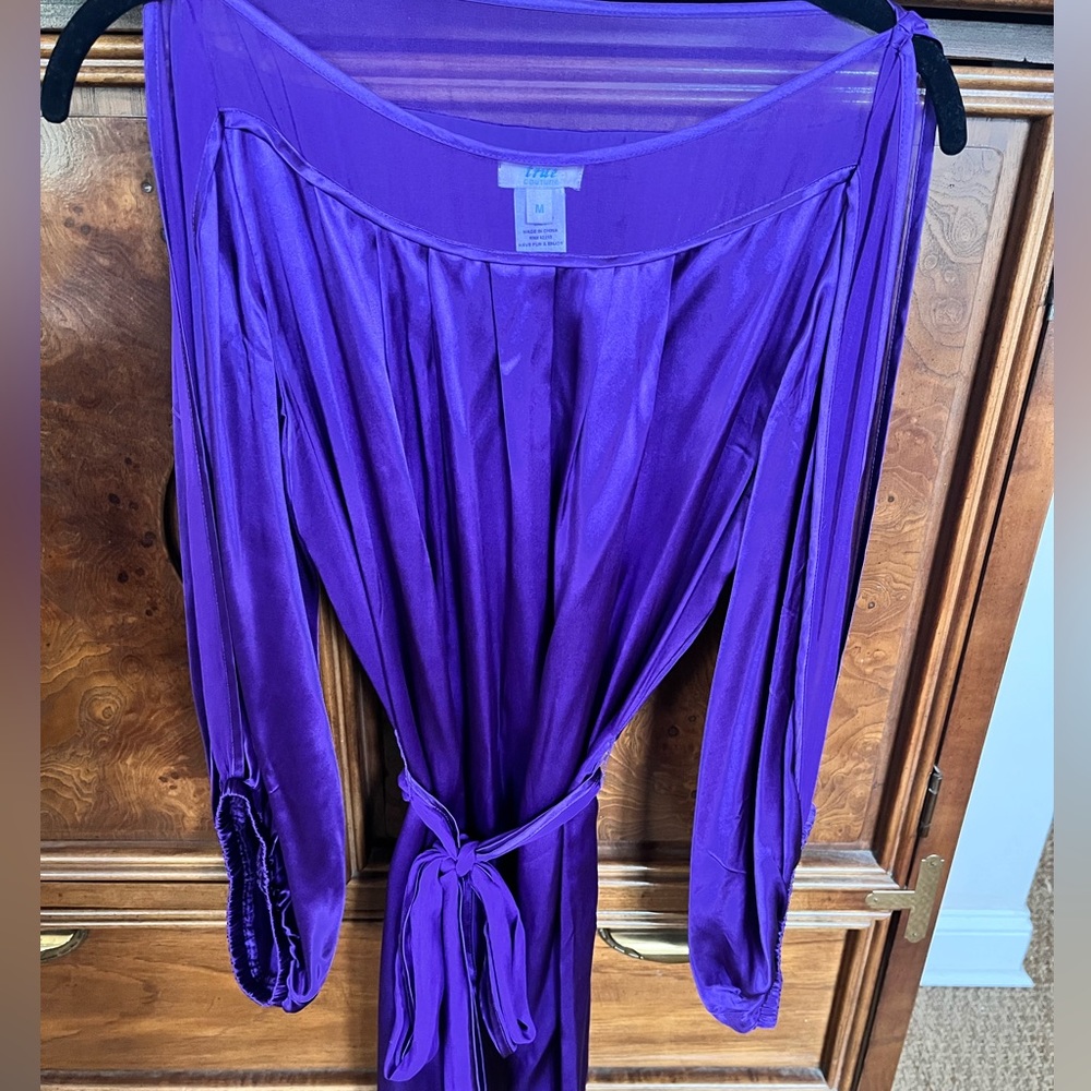 Silk dress cocktail attire , perfect condition. Rich color
